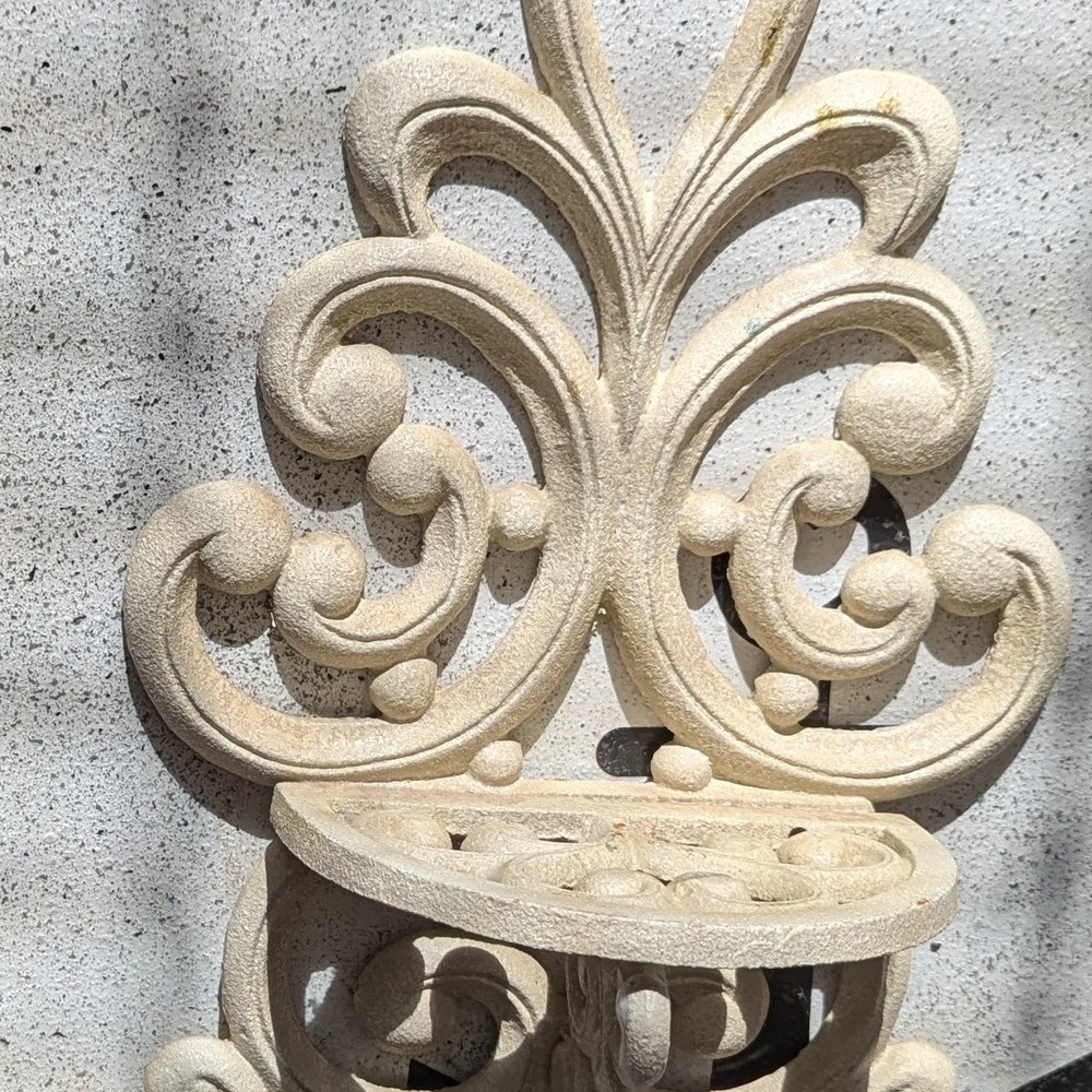 Cast Iron Scolloped Indoor/Outdoor Ornate Cream Shelf Wall Sconce Decor